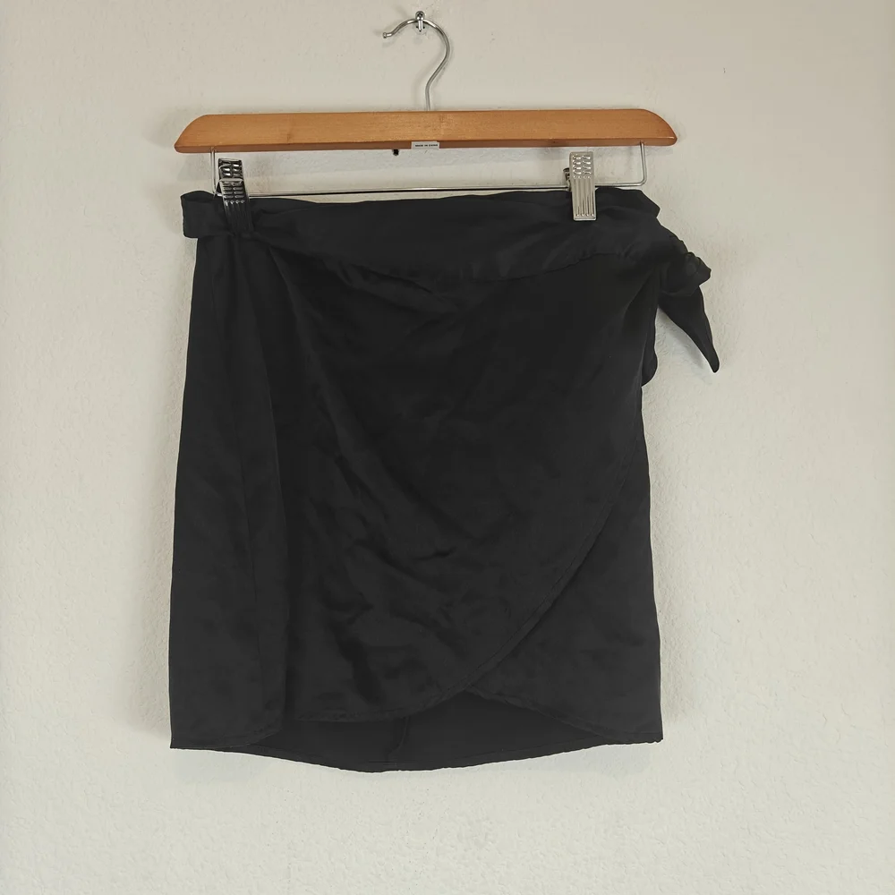 Reformation Black Silk Wrap Mini Skirt | 100% Silk | Chic Minimalist Staple Sz S - Picture 4 of 11